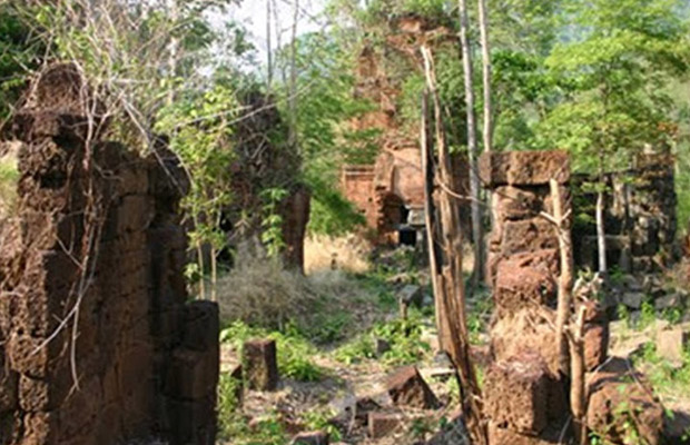 Neak Buos Temple