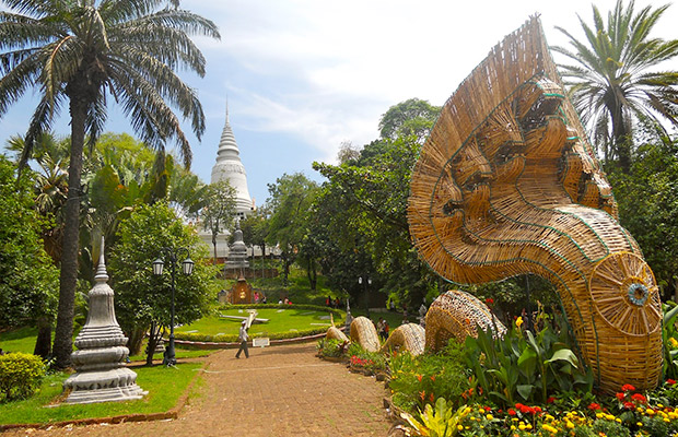 Amazing Phnom Penh Highlights City Tour