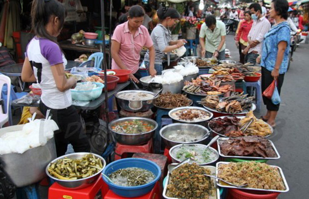 Amazing Phnom Penh Street Food Tour