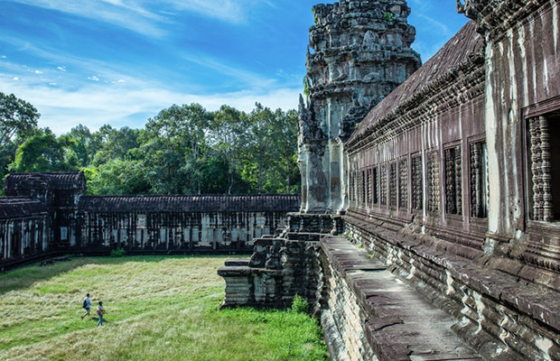 Angkor Wat Tour with Lunch, Temple Pass & evening Apsara Dance Show