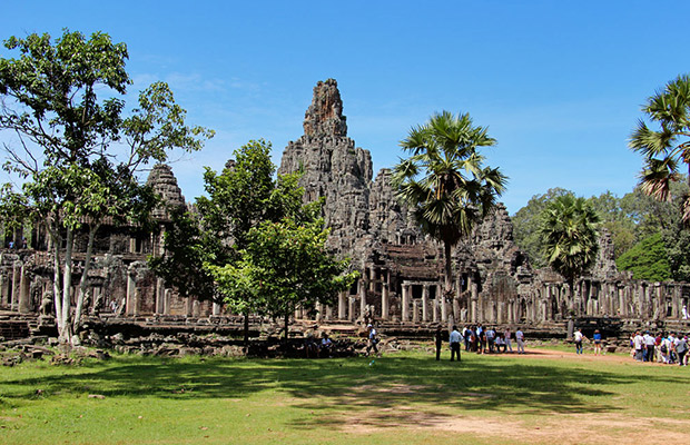 Explore Angkor Thom, Ta Prohm & Angkor Wat Day Tour